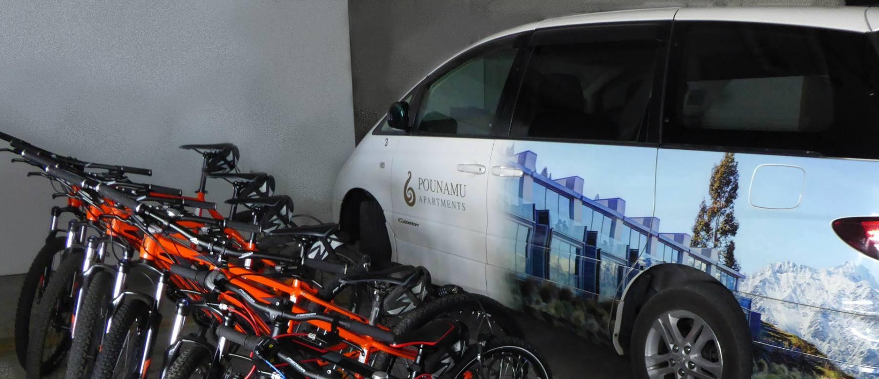 Swiss-Belsuites Pounamu Distretto di Queenstown Esterno foto A car with a vehicle wrap