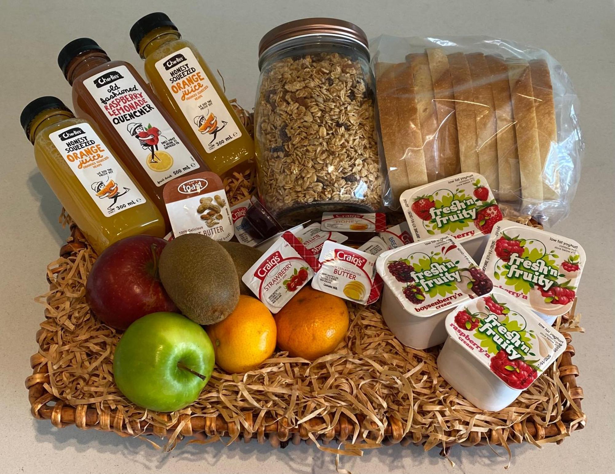 Swiss-Belsuites Pounamu Distretto di Queenstown Esterno foto A breakfast hamper