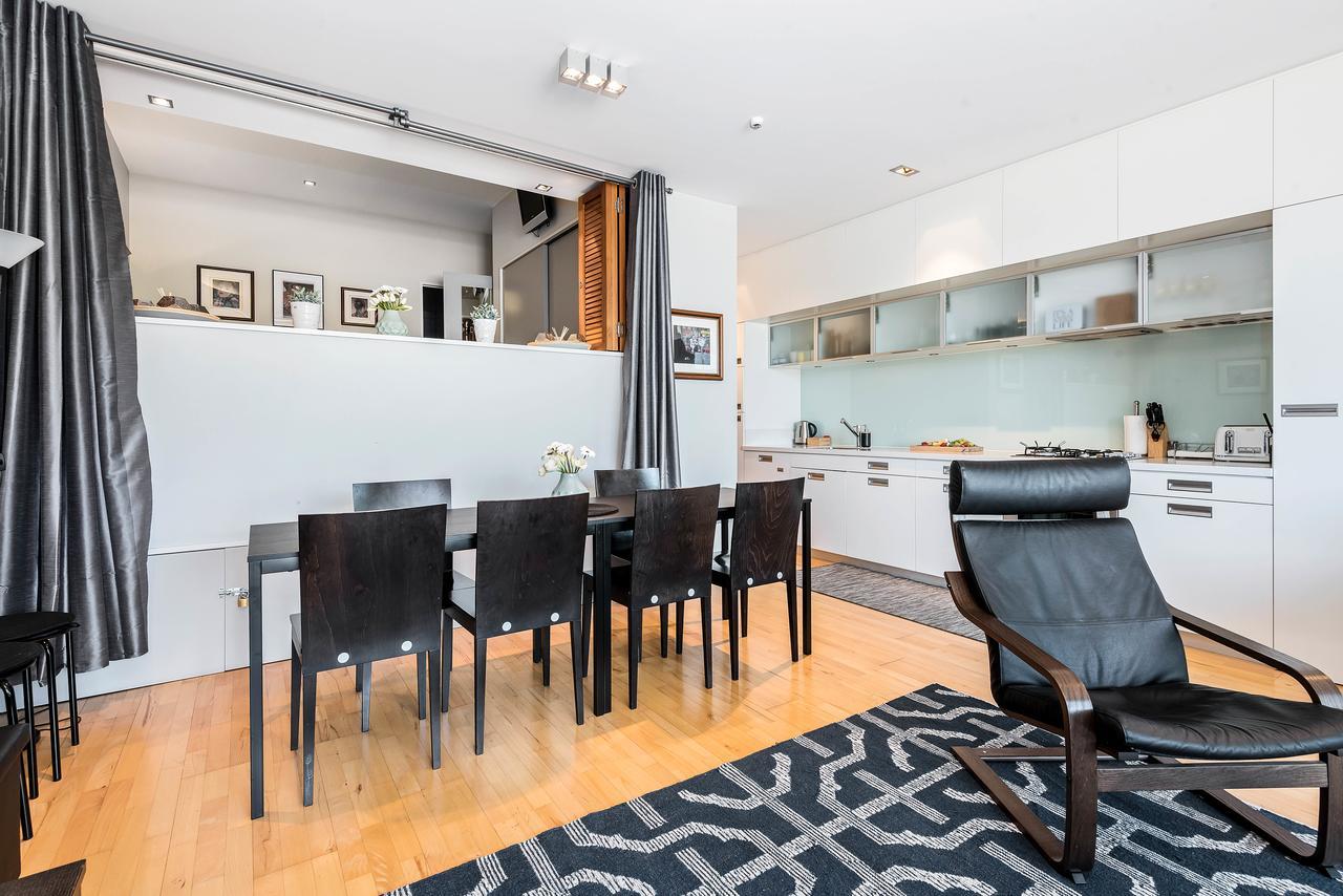 Swiss-Belsuites Pounamu Distretto di Queenstown Esterno foto A modern apartment in Stockholm, Sweden