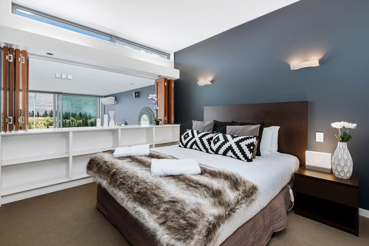 Swiss-Belsuites Pounamu Distretto di Queenstown Esterno foto A bedroom at the Falls Creek Hotel