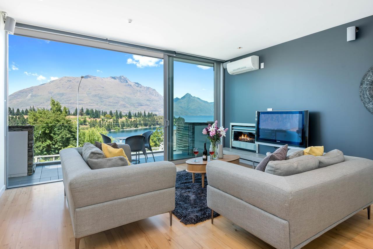 Swiss-Belsuites Pounamu Distretto di Queenstown Esterno foto A living room in Queenstown, New Zealand