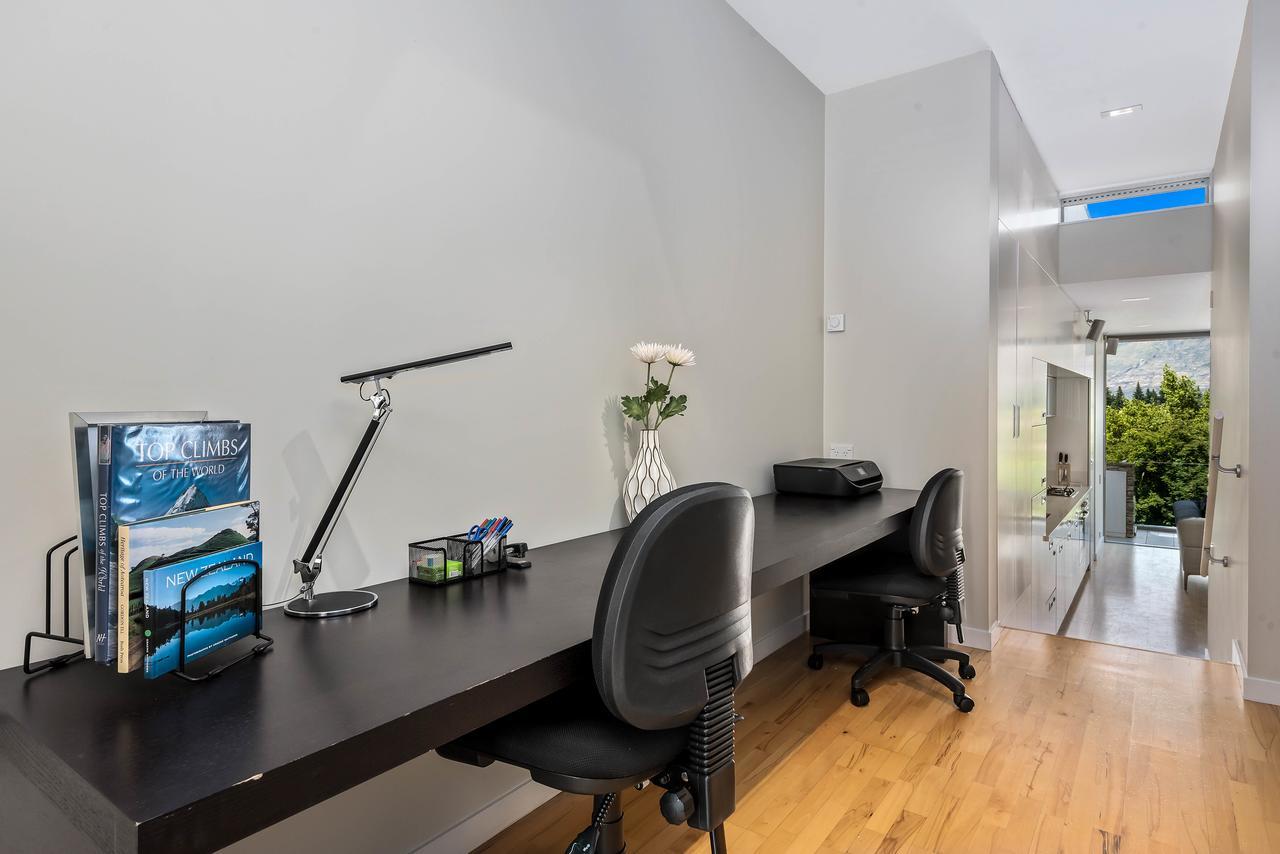 Swiss-Belsuites Pounamu Distretto di Queenstown Esterno foto Office